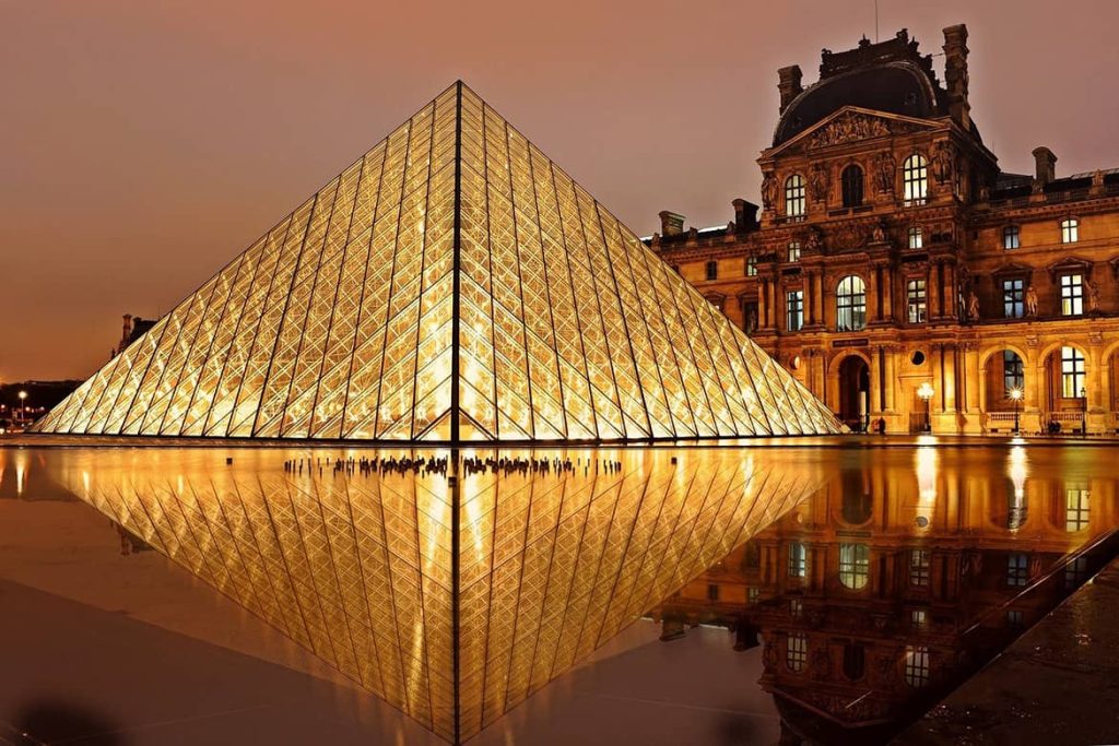LE LOUVRE in PARIS, FRANCE