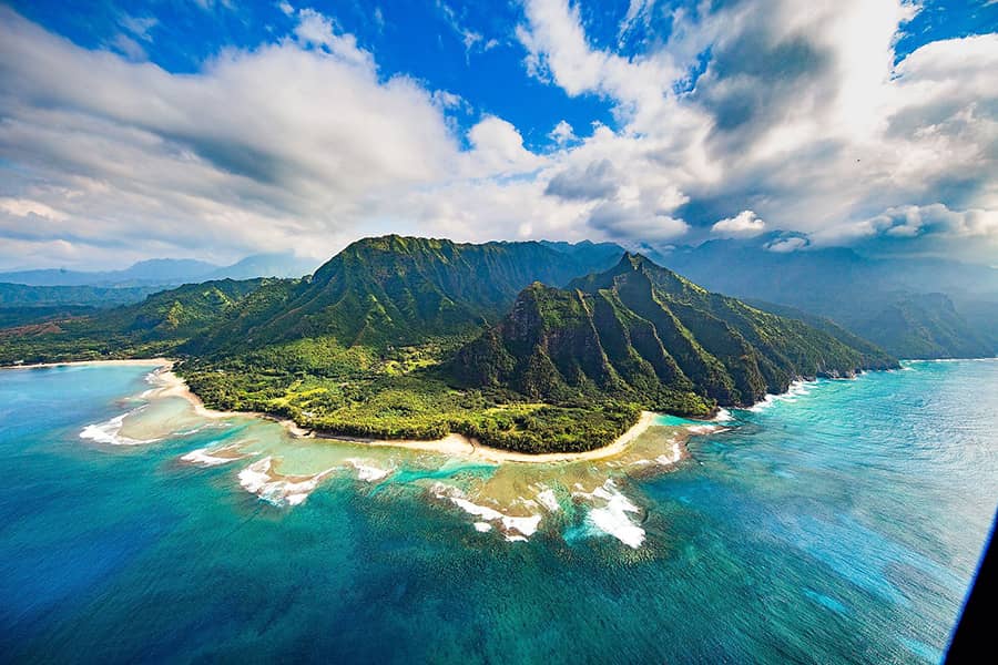 Oahu is the third largest island in which archipelago?