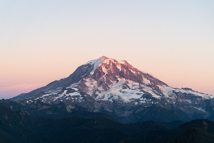 Which U.S. state is known for Mount Rainier?