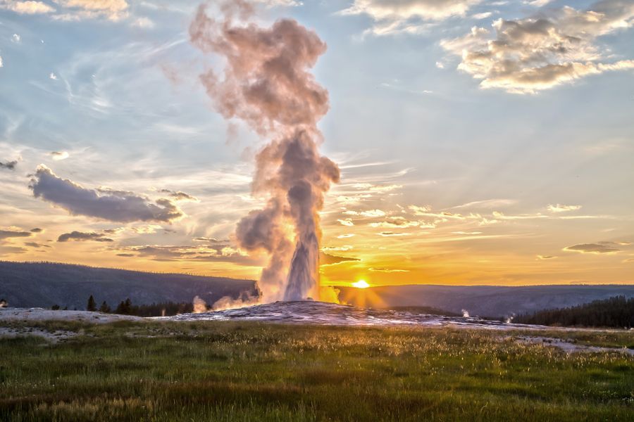 “Old Faithful” is what type of natural feature?