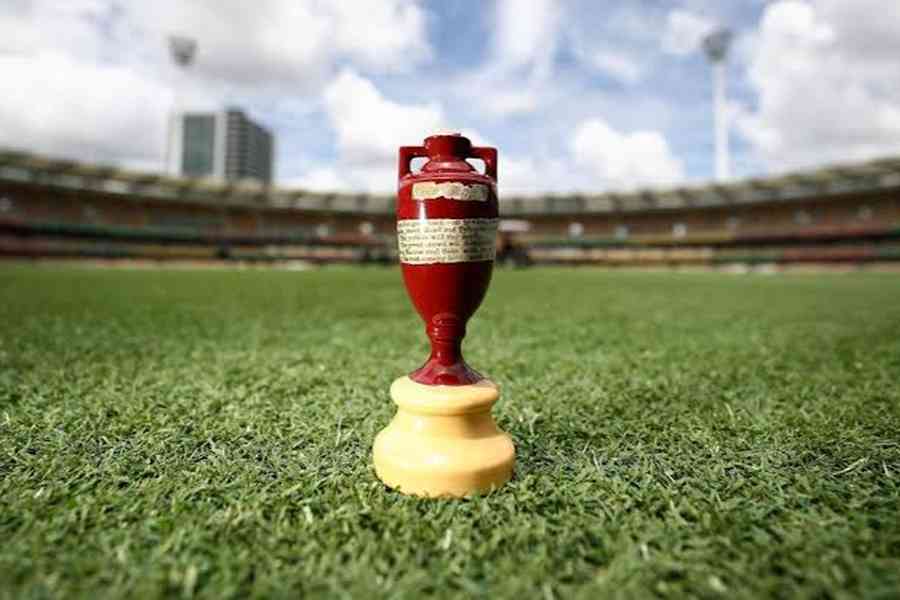 The Ashes is a famous rivalry in which sport?