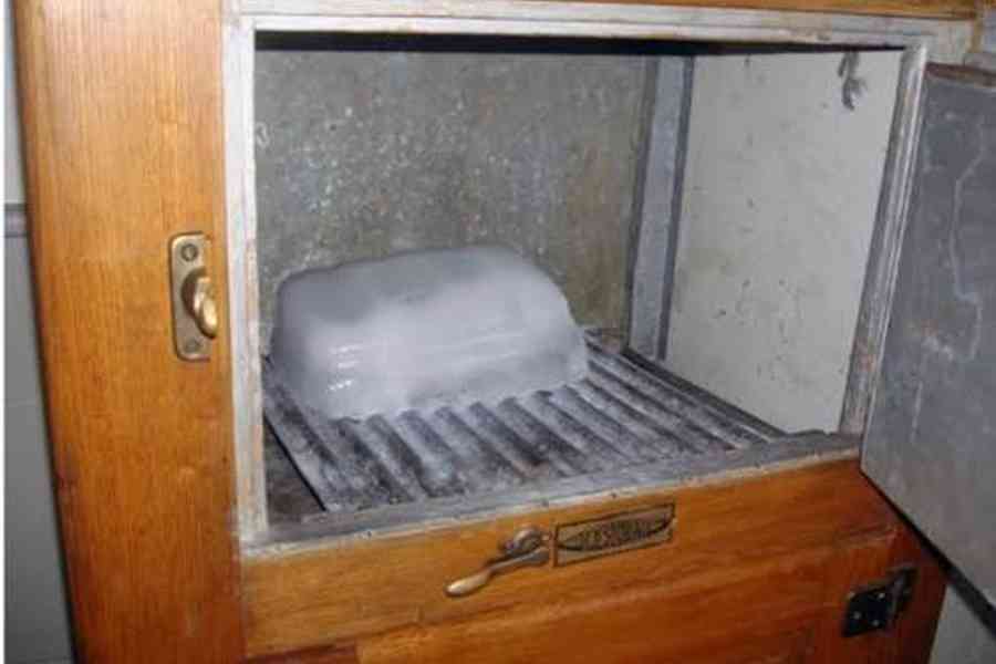 What replaced iceboxes in most American homes?